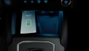 Ford'un Konforu Artıran 8 Donanım Özelliği 6 ford focus kablosuz sarj ozellik 700x400 1